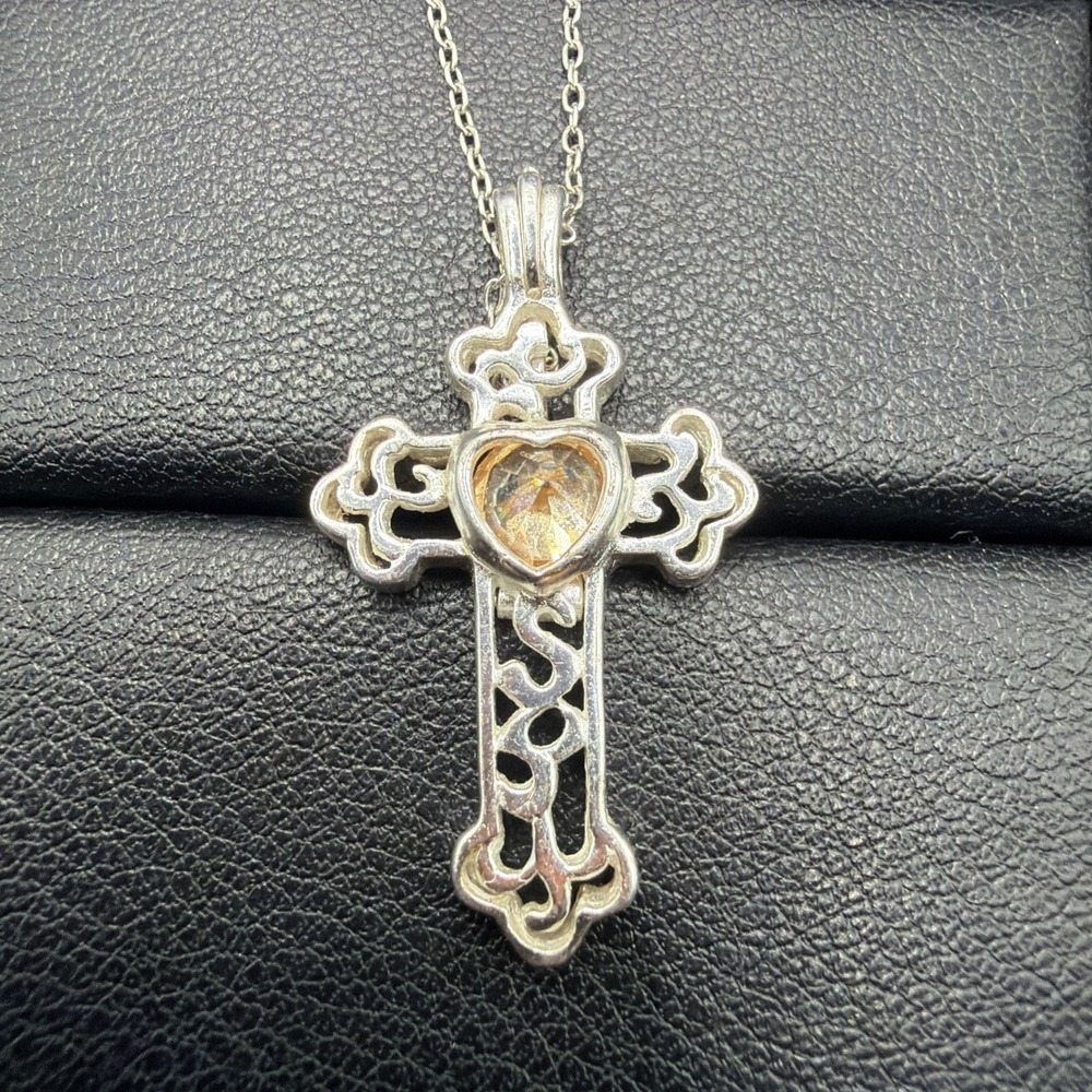 EUC 18" Sterling Silver CZ Cross Pendant Necklace 925 J8